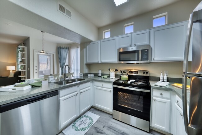 Building Photo - The Villas At Camelback Crossing