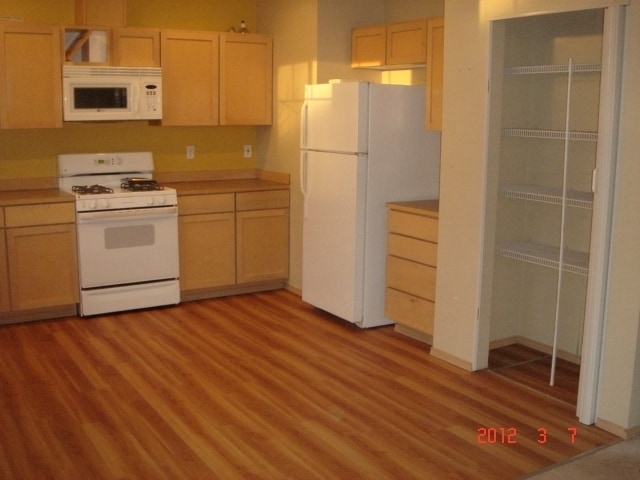Building Photo - Woodinville Greenbrier. 4 bed 2.5 bath. 2 car garage. 1780 square feet