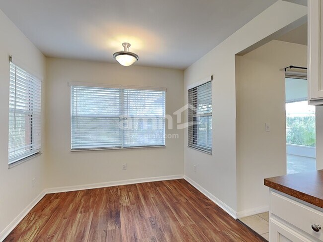 Foto del edificio - 12241 Woodglen Cir