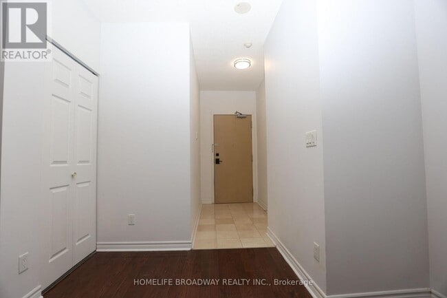 Building Photo - 18 Holmes Ave