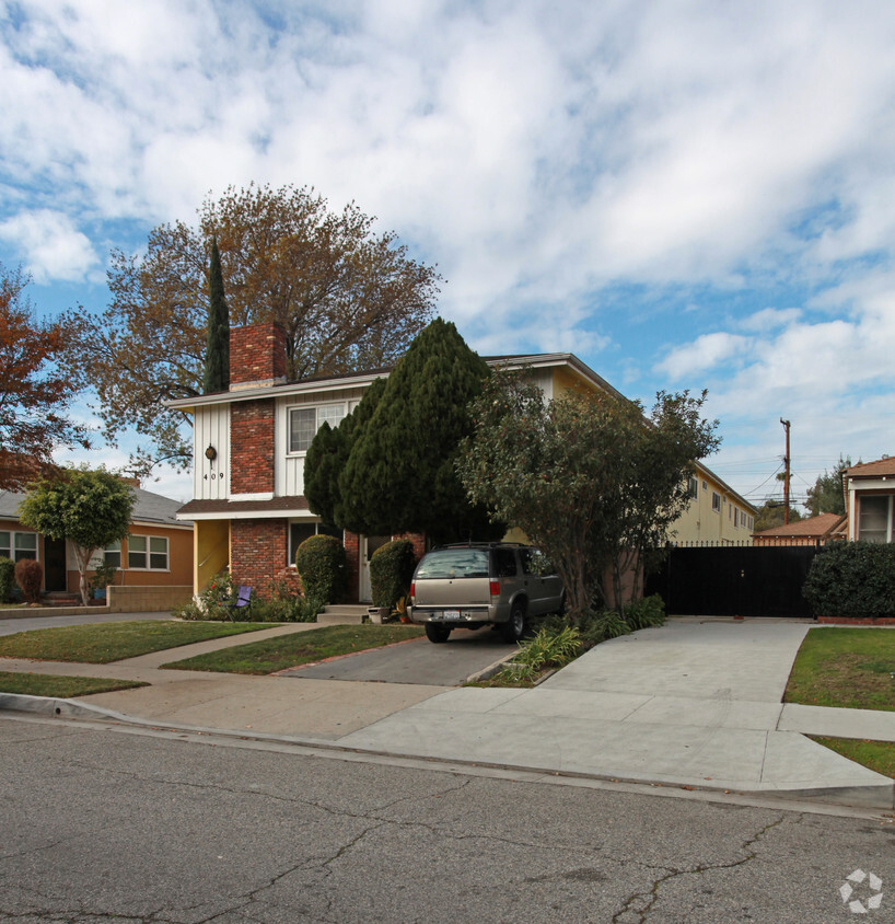 Foto del edificio - 409 Irving Ave