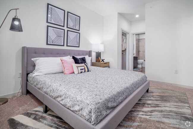 1BR, 1BA - 663SF - Bedroom - Acero