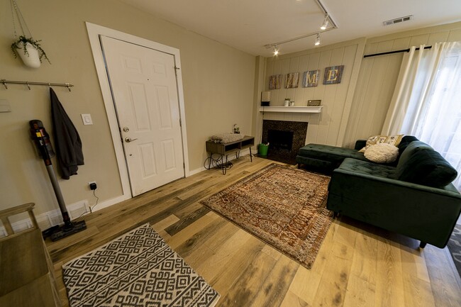 Foto del edificio - 29656 Buffalo Park Road, Unit 109