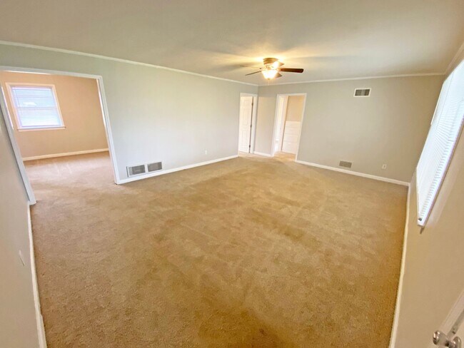 Foto del edificio - Lyn Drive Home