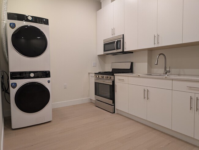 Photo du bâtiment - 9190 Hatzic Rdg Dr