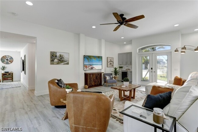Building Photo - 10842 Vanderbilt Dr