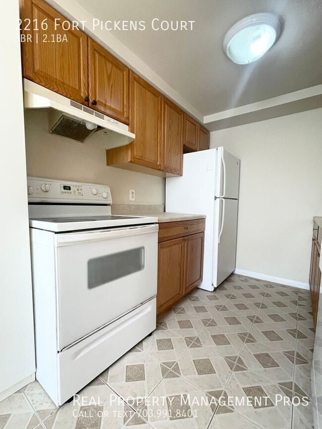 Foto del edificio - 2216 Fort Pickens Ct