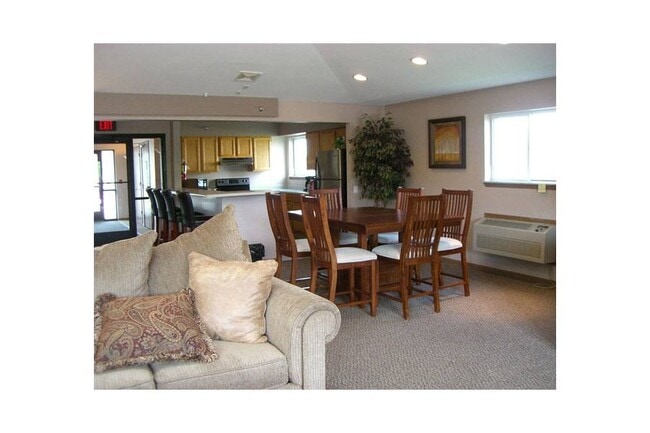 Building Photo - STONECREST APARTMENTS