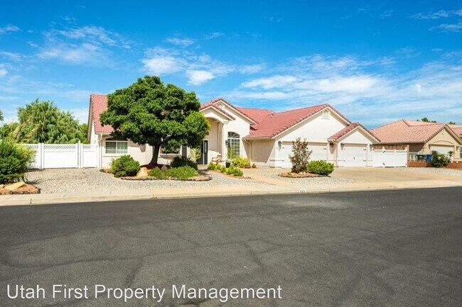 Building Photo - 3 br, 2.5 bath House - 565 N Moonglow Place
