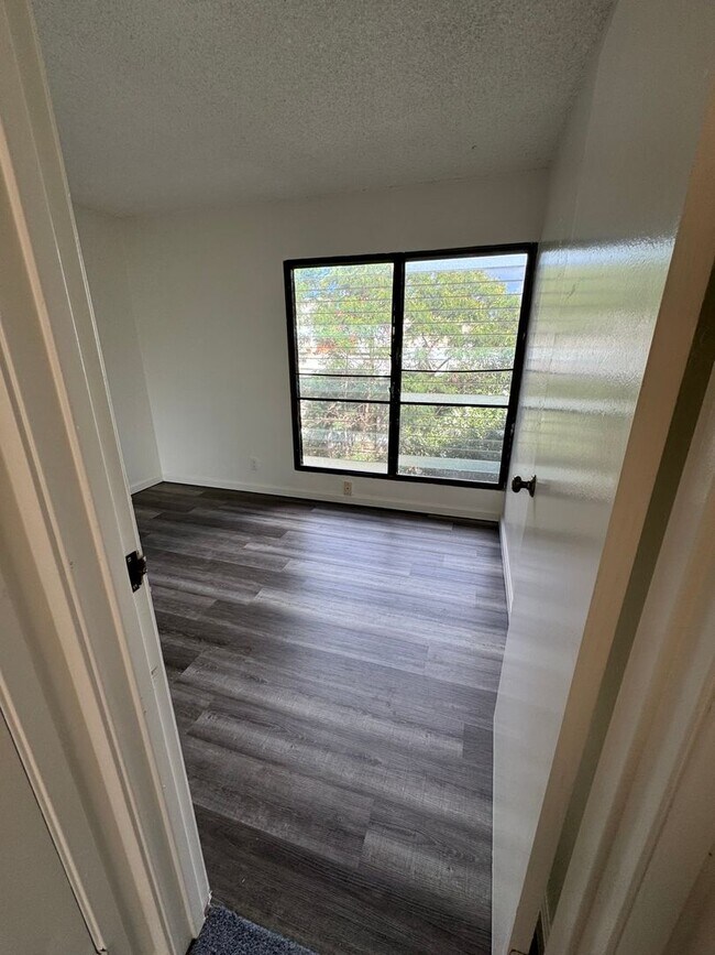 Foto del edificio - Partly Furnished 2 bedroom 1 bath