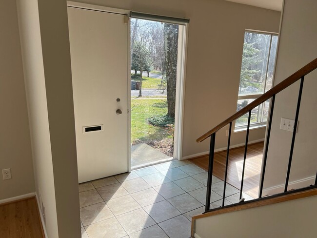 Foto del edificio - Spacious Home Close to Everything!