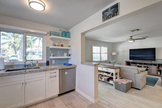 Building Photo - 1020 Casuarina Rd