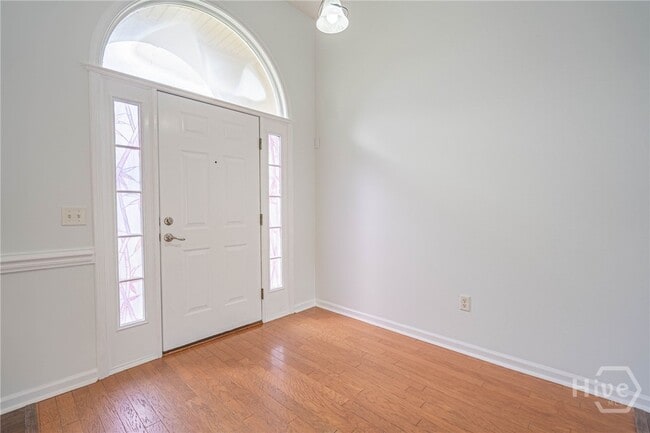 Building Photo - 114 Laurens Ln