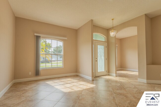Foto del edificio - 14 Lysander Ln