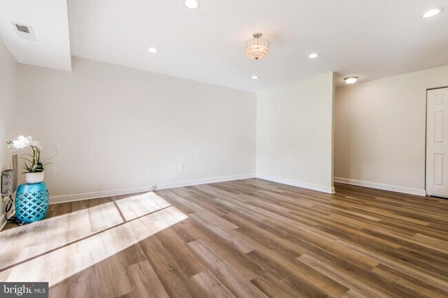 Foto del edificio - 884 Quince Orchard Blvd