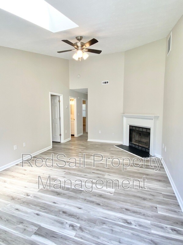 Foto del edificio - 39 Whites Ln