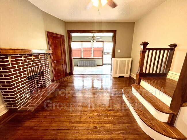 Building Photo - 5638 Warrington Ave