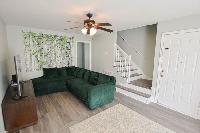 Foto del edificio - Updated Three Bedroom in Sango!