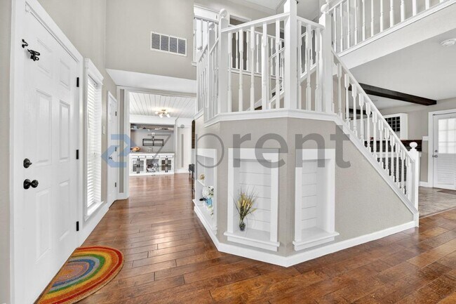 Foto del edificio - 3817 Dutton Dr