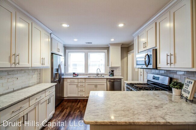 Foto del edificio - 3 br, 2 bath House - 223 Sisson Ave