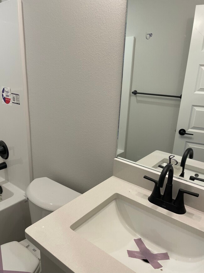 Foto del edificio - 1110 Maclaren Ave