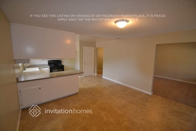 Building Photo - 10601 Viani Way