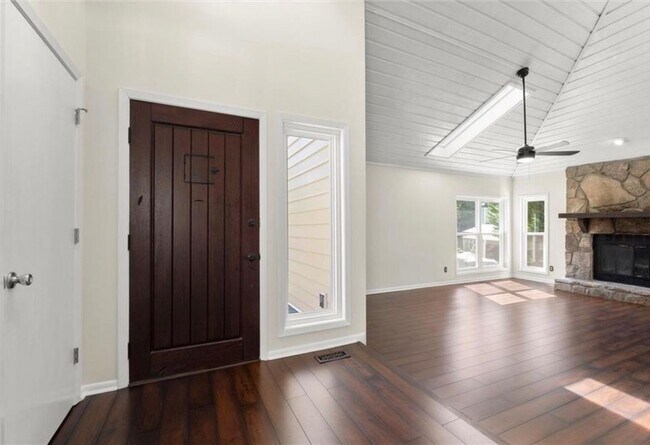 Foto del edificio - 2193 Oakrill Ct