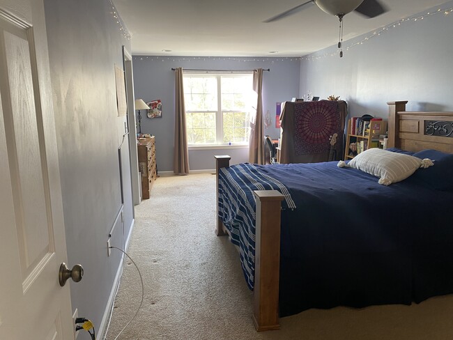 Foto del edificio - 1533 Crest Park Ct