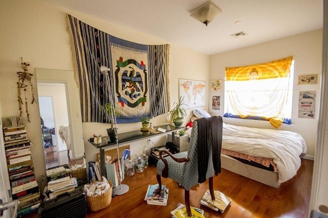 Building Photo - 263 Evergreen Ave