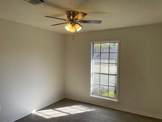 Foto del edificio - 3 Bedroom 2 Bath in Crossgates of Brandon!