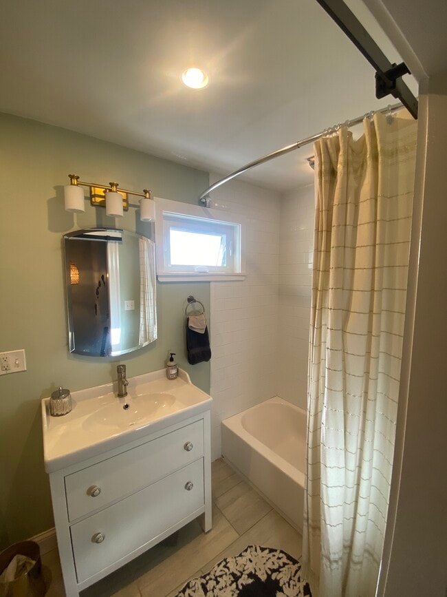 Photo - 136 Audubon Rd House