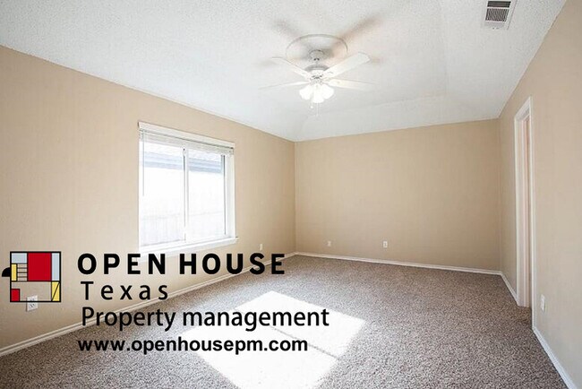 Foto del edificio - 4900 Ridgeline Dr Arlington