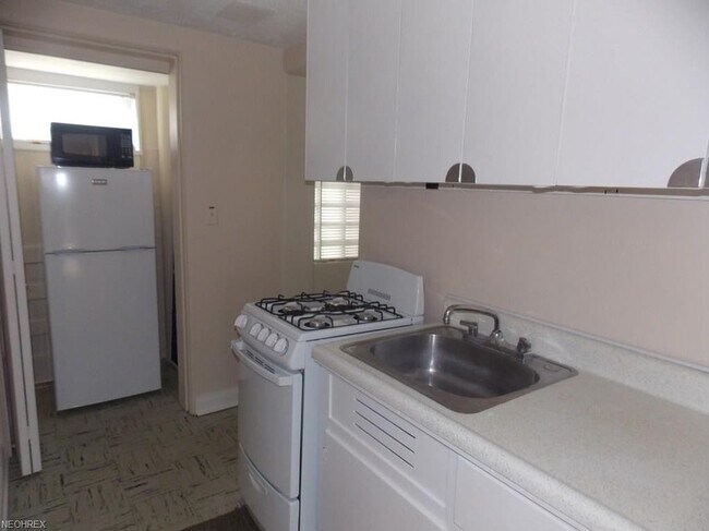 Foto del edificio - 122 36th St NE