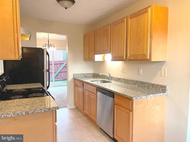Building Photo - 21845 Ronald Dr