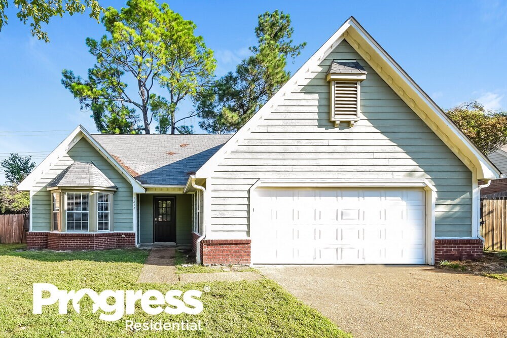 1240 5 Oaks Dr N, Southaven, MS 38671 House Rental in Southaven, MS