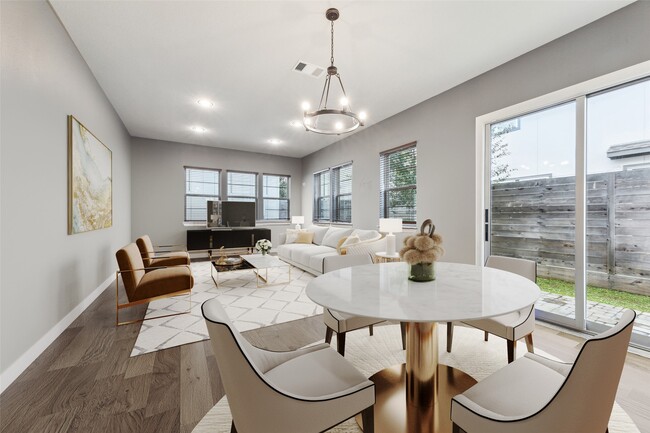 Building Photo - 12025 Royal Oaks Run Dr