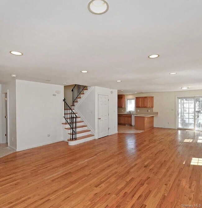 Building Photo - 16A Inwood Rd