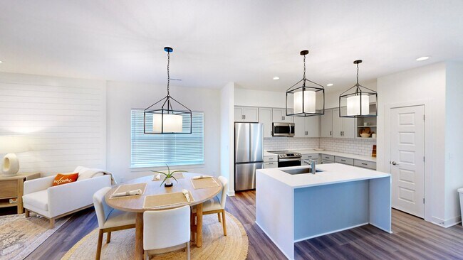 Foto del edificio - Gorgeous 4 Bedroom 3.5 Bathroom New Construction!!