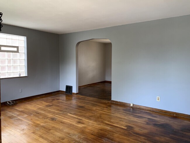 Foto del edificio - 1233 Oakglen St