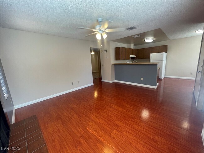 Foto del edificio - 2742 Alicialynn Way