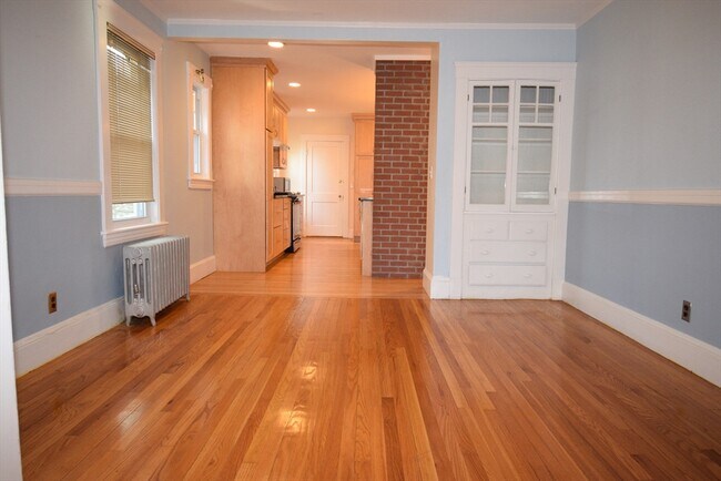 Building Photo - 39 S Normandy Ave