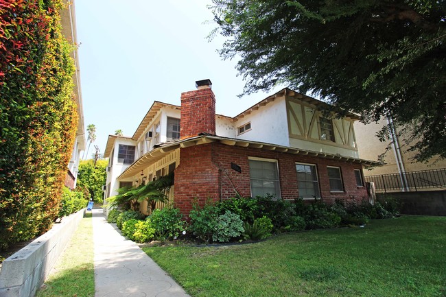 Building Photo - 4444 Fulton Ave