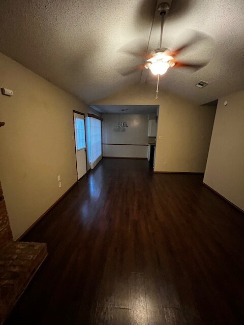 Foto del edificio - Move in Ready 2/2 with 1 car garage in Saginaw!
