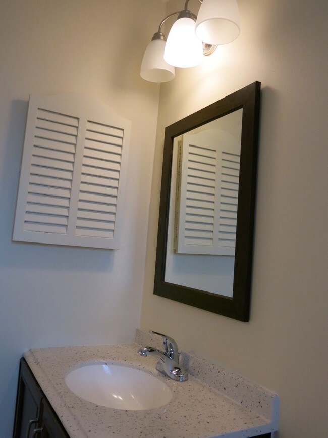 Bathroom Lighting Fixtures Louisville Ky the belknap apartments rentals - louisville, ky | apartments Bathroom Lighting Fixtures Louisville Ky the belknap apartments rentals - louisville, ky | apartments