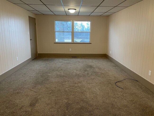 Building Photo - 1805 Quarry Rd.