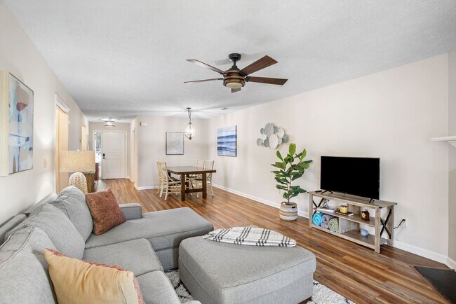 Foto del edificio - Centrally located Condo in Mount Pleasant