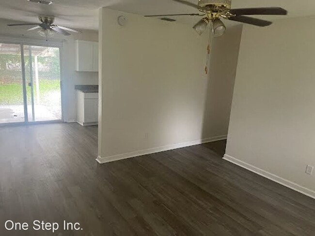 Building Photo - 3 br, 1 bath House - 1710 SW 3rd St