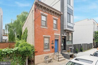 Building Photo - 2036 E Boston St