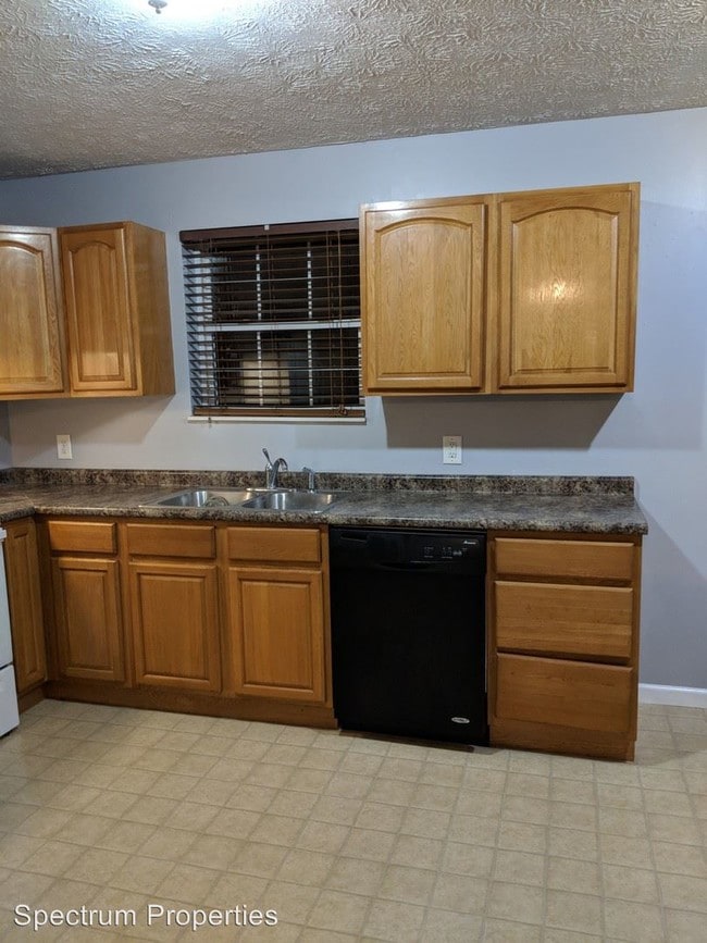 Building Photo - 3 br, 2 bath House - 1411 Clintwood Court