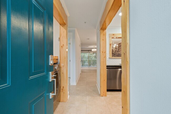 Foto del edificio - Luxury Finishes Throughout!!